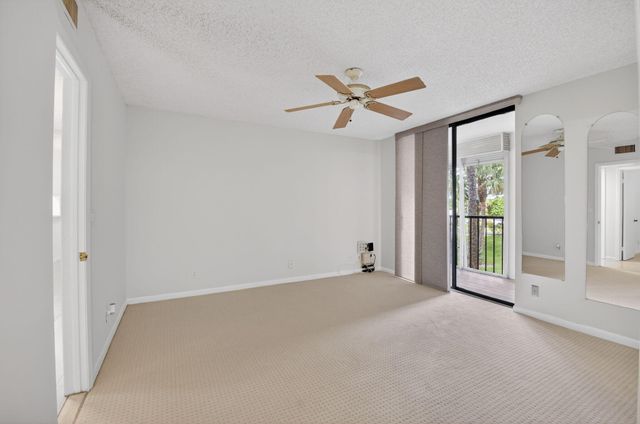 5100 Las Verdes Circle 215, Delray Beach, FL 33484