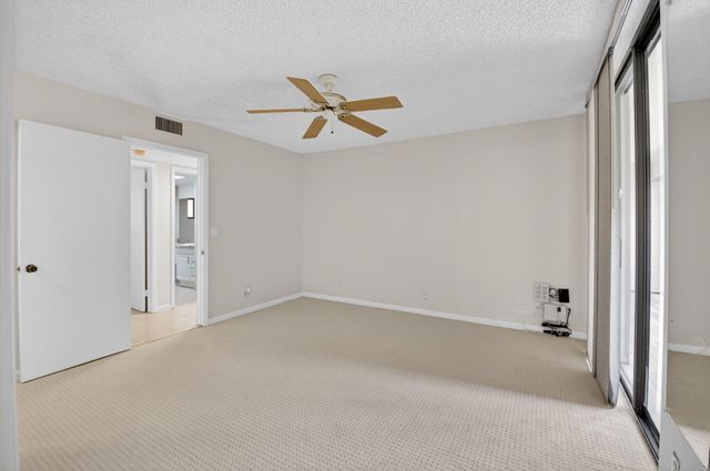 5100 Las Verdes Circle 215, Delray Beach, FL 33484