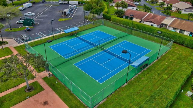 5100 Las Verdes Circle 215, Delray Beach, FL 33484