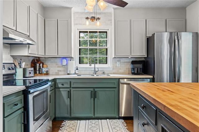 544 Creekwood Pass, Dallas, GA 30157