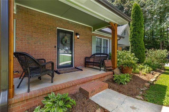 544 Creekwood Pass, Dallas, GA 30157