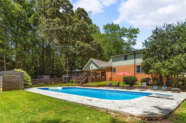 544 Creekwood Pass, Dallas, GA 30157