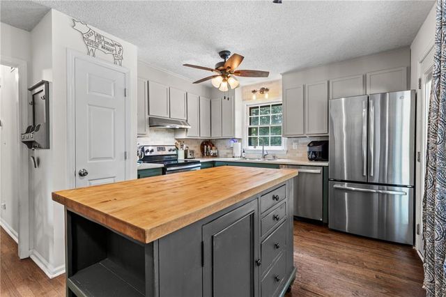 544 Creekwood Pass, Dallas, GA 30157