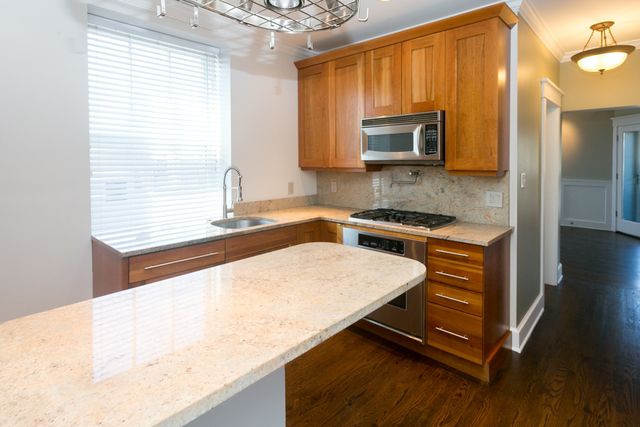 3614 N Bosworth Avenue 3R, Chicago, IL 60613