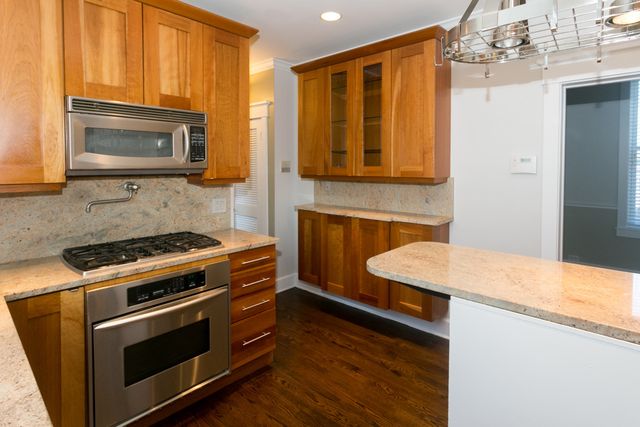 3614 N Bosworth Avenue 3R, Chicago, IL 60613
