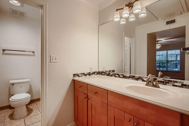 7685 Northcross DR 323, Austin, TX 78757