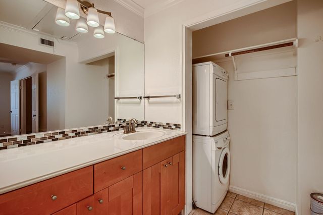7685 Northcross DR 323, Austin, TX 78757