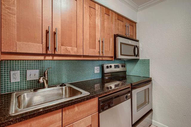 7685 Northcross DR 323, Austin, TX 78757