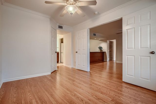 7685 Northcross DR 323, Austin, TX 78757