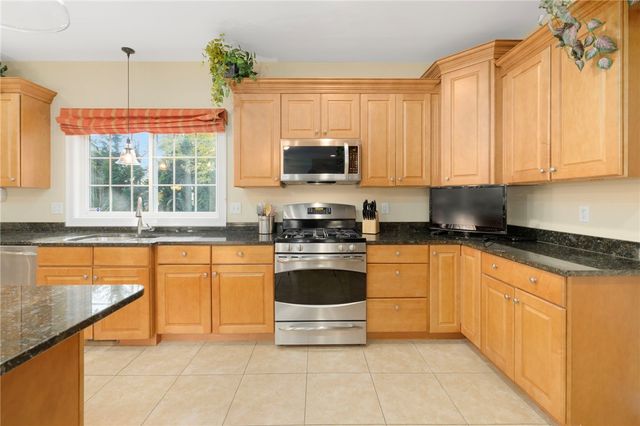 10 Honey Lou Court, Cranston, RI 02921