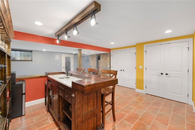 10 Honey Lou Court, Cranston, RI 02921