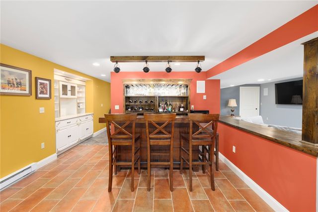 10 Honey Lou Court, Cranston, RI 02921