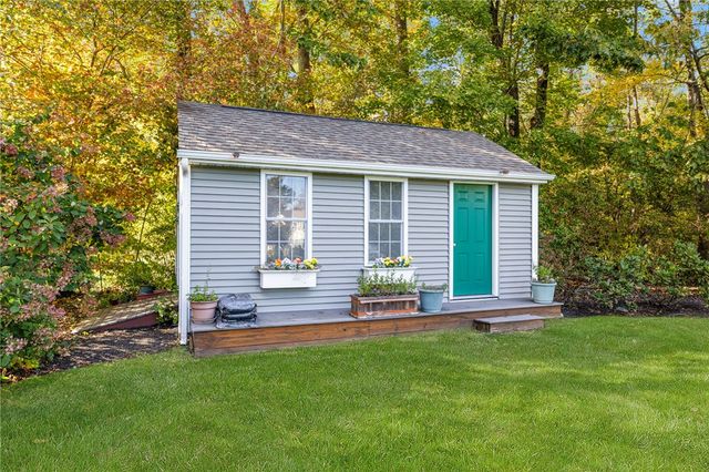 10 Honey Lou Court, Cranston, RI 02921