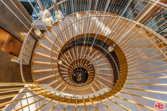 607 Siena Way, Los Angeles, CA 90077