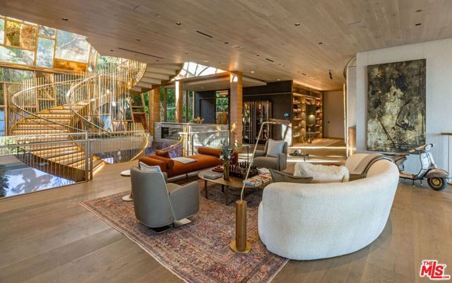 607 Siena Way, Los Angeles, CA 90077