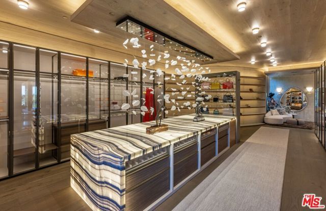 607 Siena Way, Los Angeles, CA 90077