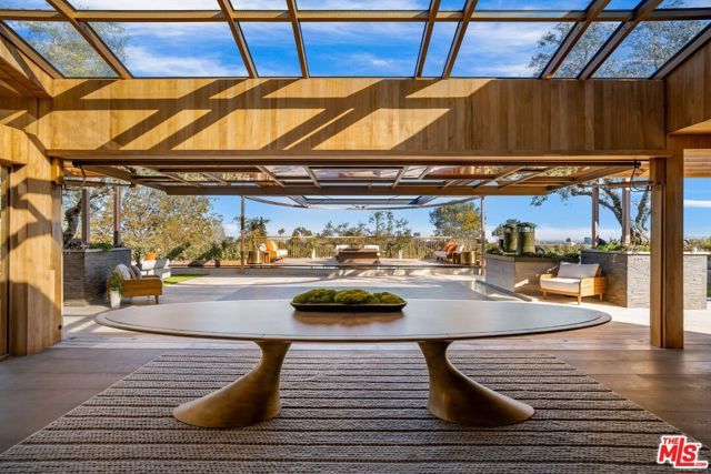 607 Siena Way, Los Angeles, CA 90077