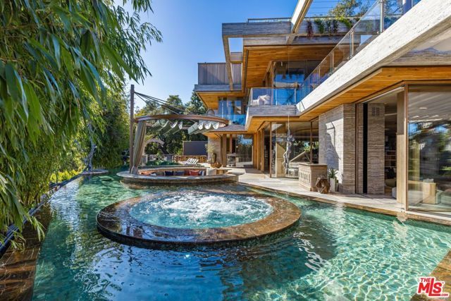 607 Siena Way, Los Angeles, CA 90077