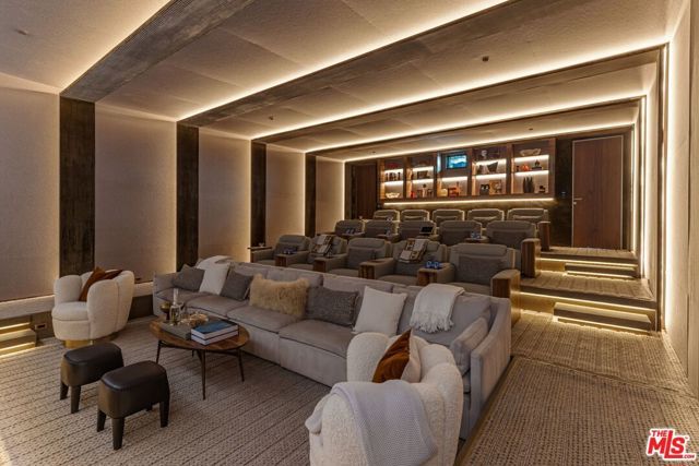 607 Siena Way, Los Angeles, CA 90077