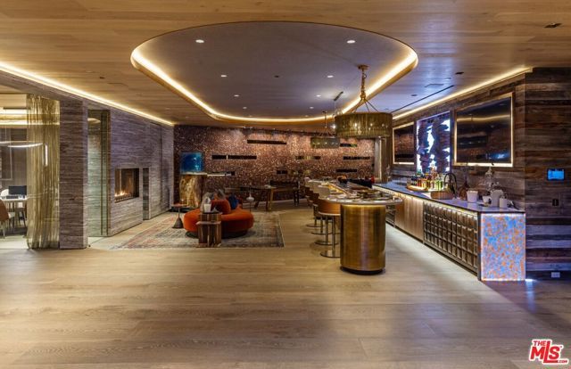 607 Siena Way, Los Angeles, CA 90077