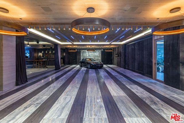 607 Siena Way, Los Angeles, CA 90077