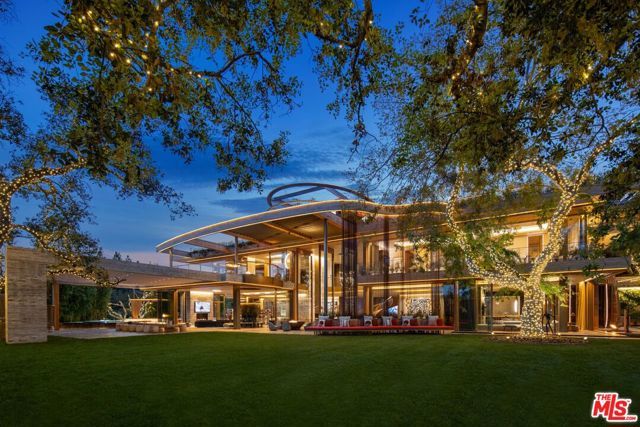 607 Siena Way, Los Angeles, CA 90077