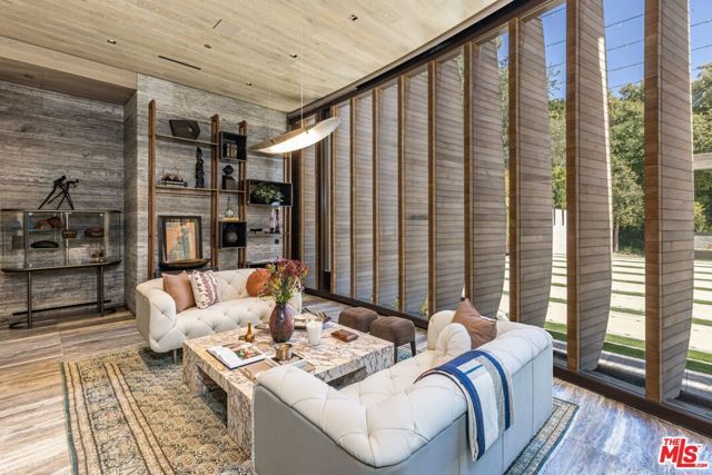 607 Siena Way, Los Angeles, CA 90077