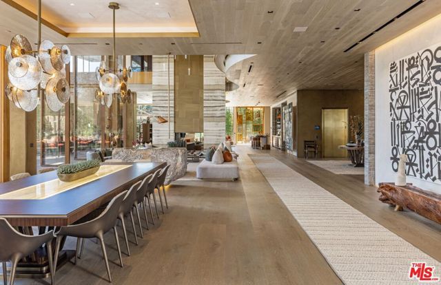 607 Siena Way, Los Angeles, CA 90077