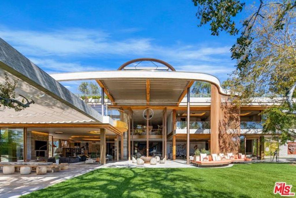 607 Siena Way, Los Angeles, CA 90077