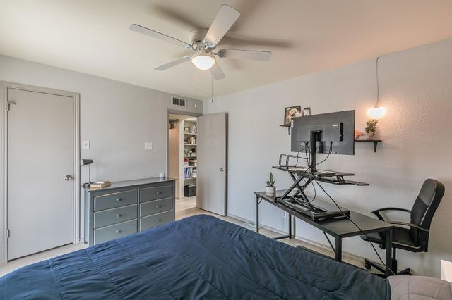 5750 Phoenix Drive 22, Dallas, TX 75231