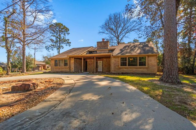 306 Rolling Hills Drive, Conroe, TX 77304