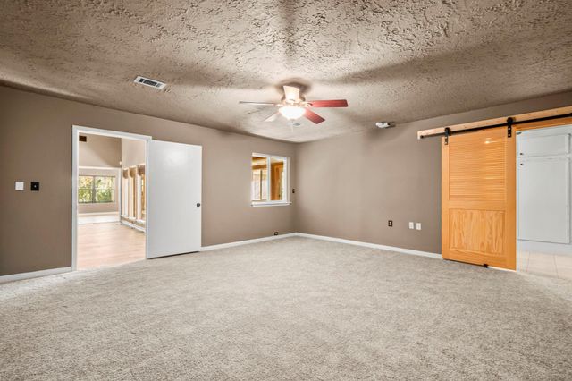 306 Rolling Hills Drive, Conroe, TX 77304