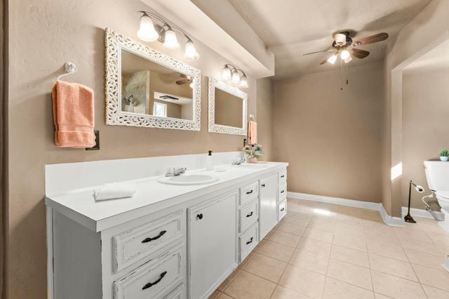 306 Rolling Hills Drive, Conroe, TX 77304