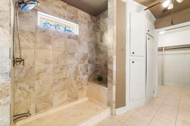 306 Rolling Hills Drive, Conroe, TX 77304