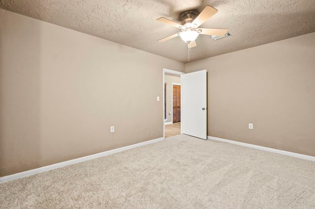 306 Rolling Hills Drive, Conroe, TX 77304