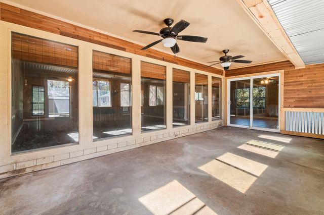 306 Rolling Hills Drive, Conroe, TX 77304