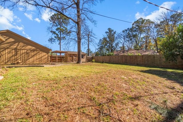 306 Rolling Hills Drive, Conroe, TX 77304