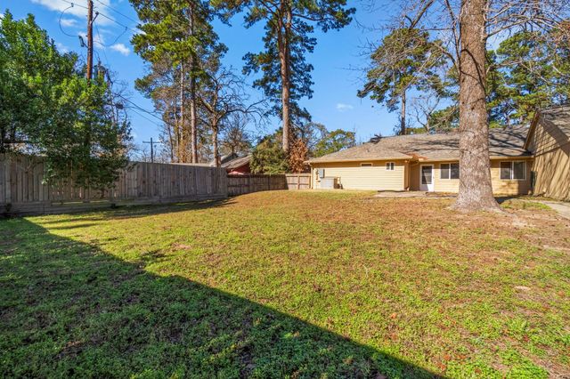 306 Rolling Hills Drive, Conroe, TX 77304