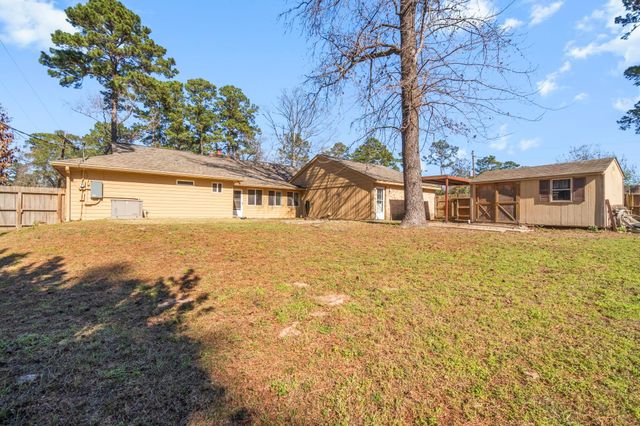306 Rolling Hills Drive, Conroe, TX 77304