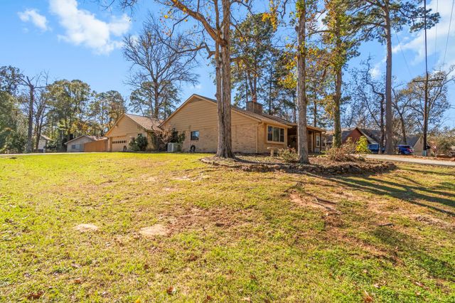 306 Rolling Hills Drive, Conroe, TX 77304