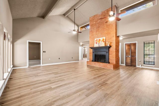 306 Rolling Hills Drive, Conroe, TX 77304