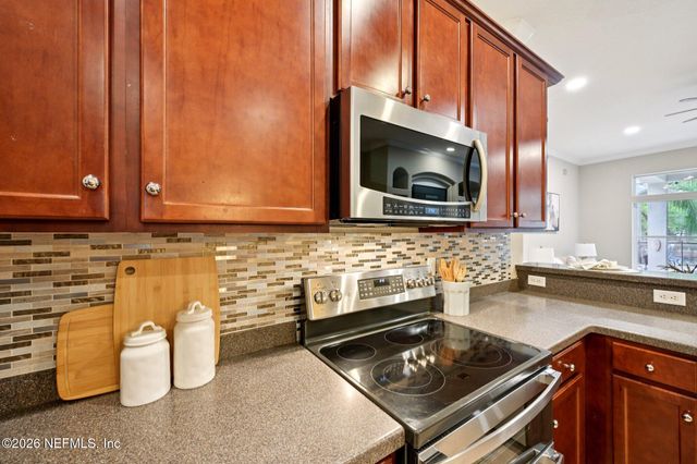 112 OAKWOOD PLANTATION Drive, Fleming Island, FL 32003