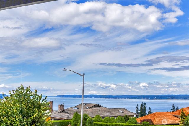 1623 Edgemoor Lane, Everett, WA 98203
