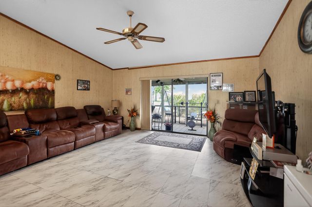 6126 Fairfield Circle, Greenacres, FL 33463