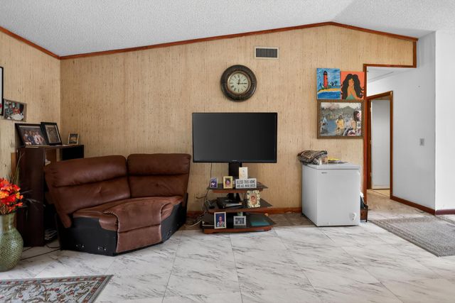6126 Fairfield Circle, Greenacres, FL 33463