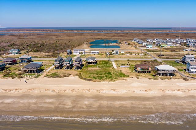 981 Marjorie, Gilchrist, TX 77617