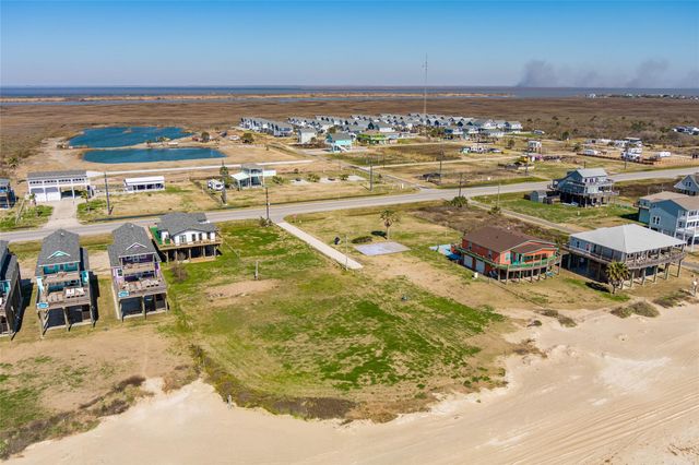 981 Marjorie, Gilchrist, TX 77617