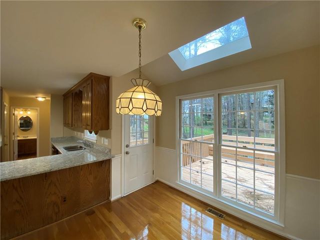 612 Braidwood NW Drive, Acworth, GA 30101