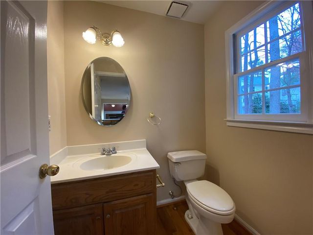 612 Braidwood NW Drive, Acworth, GA 30101