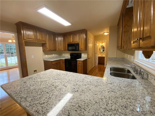 612 Braidwood NW Drive, Acworth, GA 30101